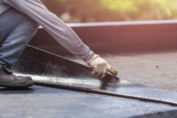 Professional Vapor Barrier Installation technician working in Newport, MI